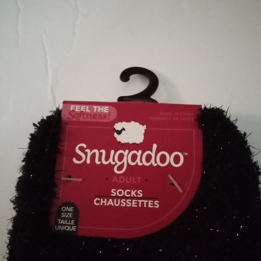 Snugadoo Adult Socks Chaussettes, lot of 4, NWT